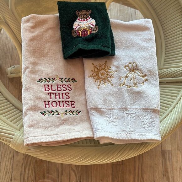 Christmas Holiday Hand Towels Washcloth Set - Picture 1 of 10
